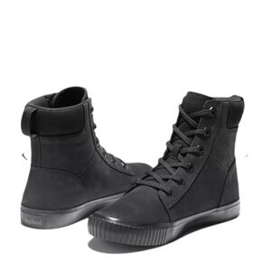 Timberland Women's Skyla Bay  Boots Black Nubuck New in box
